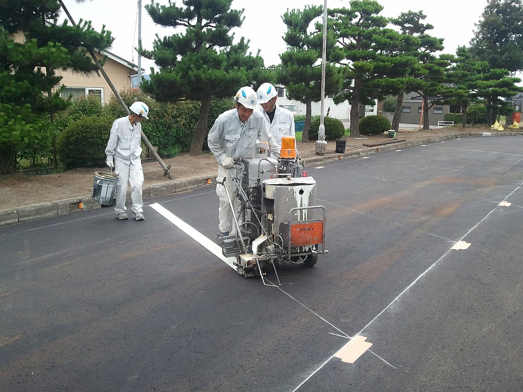 道路 の 白線 材料