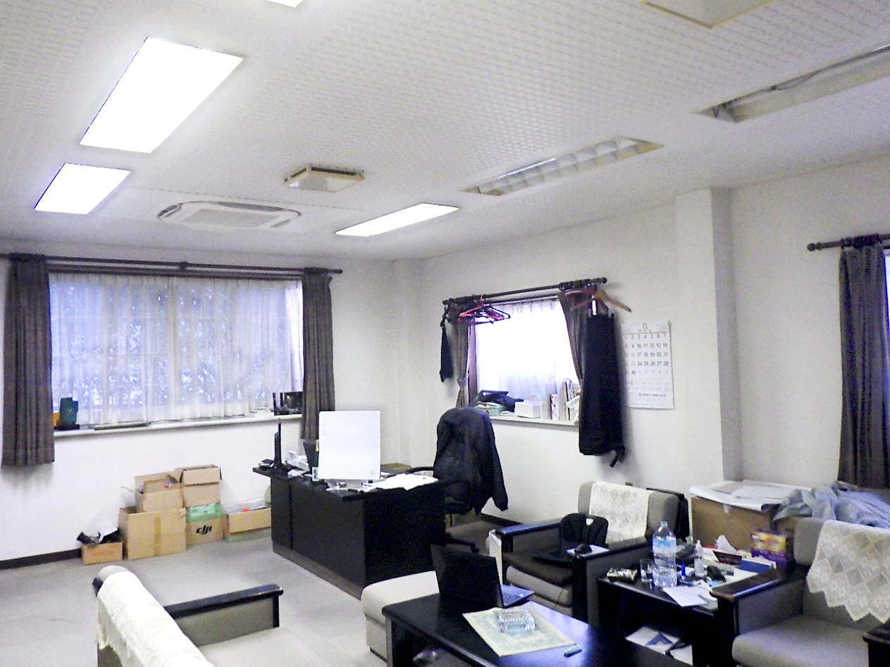 「【施工後】クロスアートでオフィスの壁が新品同様に!